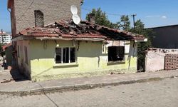 Eskişehir'de önce 2 komşusunu silahla vurdu ardından evlerini kundakladı