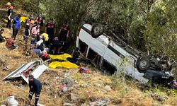 Katliam gibi kaza: Yolcu minibüsü devrildi! Çok sayıda ölü ve yaralı var