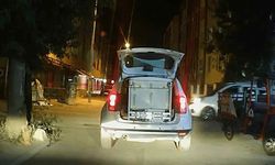 Eskişehir’de trafikte tehlikeli yolculuk: Buzdolabını iple bağlayıp yola çıktı
