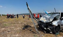 İki otomobil çarpıştı: 1 ölü 5 yaralı