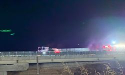 Eskişehir yolunda seyir halindeki tır alevlere teslim oldu