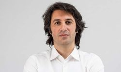 ESOGÜ'de görev yapan Prof. Dr. Behçet Yalın Özkara sosyal medya için akademisyenliği bıraktı