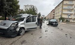 Eskişehir'de iki araç çarpıştı: Çıkan gerginliği polis güçlükle yatıştırdı