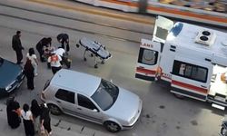 Eskişehir'de tramvay yolunda motosiklet kazası: Ambulans sevk edildi