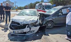 Eskişehir'de 2 araç kafa kafaya çarpıştı: 3'ü çocuk 7 yaralı