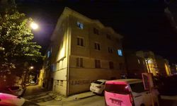 Eskişehir'de evinin balkonundan beton zemine çakıldı