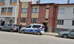 Eskişehir'de apartman merdiveninin altından ceset çıktı