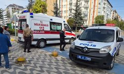 Eskişehir’de yolun karşısına geçerken otomobil çarpan kadın hastaneye kaldırıldı