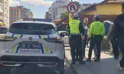 Eskişehir'de otomobil ile motosiklet çarpıştı: Sürücü hastaneye kaldırıldı