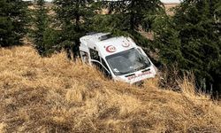 Eskişehir’de göreve giden 112 ekibi kaza yaptı