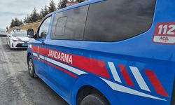 Seyitgazi yolunda kaza: Tekeri kilitlendi, kendini yerde buldu