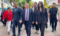 Ümit Özdağ Eskişehir’de esnafla buluştu