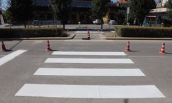 Batıkent Bülent Ecevit Bulvarı’nda yol çizgileri yenilendi