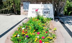 Yunus Emre'nin neden üç mezarı var?