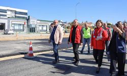 Başkan Ünlüce, 100. Yıl Bulvarı’ndaki asfalt çalışmalarını yerinde inceledi