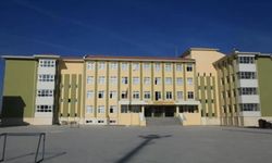 Eskişehir'de lisede müdüre bıçaklı saldırı girişimi: "Sen beni nasıl disipline verirsin?"