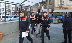Eskişehir'de jandarma ekiplerinden baskın: 21 poşet kenevir ve tabanca bulundu
