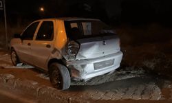 Aşağı Söğütönü Mahallesi'nde kaza! İki araç birbirine girdi