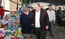 Başkan Hamamcı pazar esnafı ve vatandaşlarla bir araya geldi