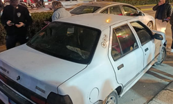 Ertaş Caddesi’nde kaza: Önce motosiklete ardından başka araca çarptı