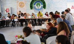 Başkan Kurt'un desteğiyle 100 anne Alaaddin Park Cafe’de buluştu