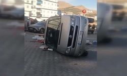 Sivrihisar'da otomobil ile minibüs çarpıştı: 5 kişi yaralandı