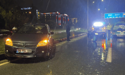 Eskişehir Çevreyolunda feci kaza! Otomobilin tekerleği koptu, motosiklet sürücüsü yaralandı