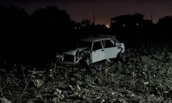 Eskişehir'de polisten kaçarken taklalar atarak tarlaya uçtu: Mahalleyi elektriksiz bıraktı