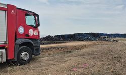 Eskişehir'de yangın çıktı: Stoklanan binlerce plastik kasa alev aldı