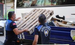 Eskişehir’de kaldırım işgaline zabıta engeli: Çok sayıda malzeme toplandı