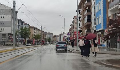 Eskişehir yağmura teslim oldu