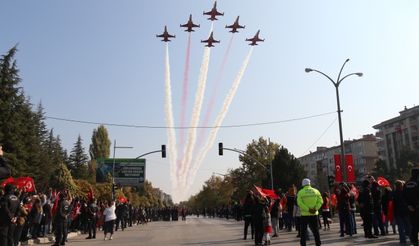 Türk Yıldızları’ndan Eskişehir’e 29 Ekim selamı