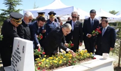 Eskişehirli 15 Temmuz şehidi kabri başında anıldı