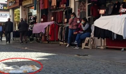 Eskişehir’in göbeğindeki işlek cadde 10 yıldır lağım kokuyor