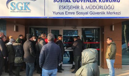 SGK önünde EYT kuyruğu metrelerce uzadı