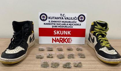 Ayakkabı tabanında uyuşturucu saklamış!