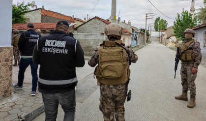 Bakan Yerlikaya açıkladı: Eskişehir dahil 41 ilde zehir tacirlerine operasyon