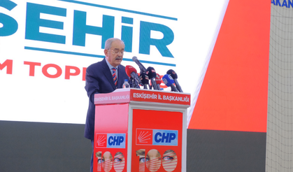 Büyükerşen, 2011'de CHP'ye katıldığı kürsüden "hoşçakalın" dedi