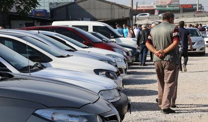 Uzman fiyat dengesi bozuldu dedi: Araç fiyatları öyle bir hale gelecek ki...