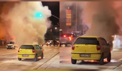 Atatürk Caddesi kütüphane önü araç yangını