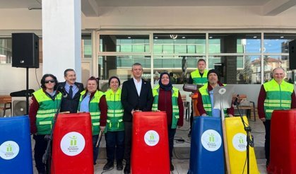 “Eko Şov” ekibi tarafından Özgür Özel için hazırlanan gösteri katılımcılara eğlenceli anlar yaşattı