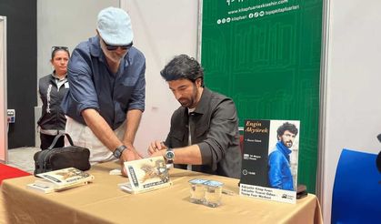 Engin Akyürek’e Eskişehir Kitap Fuarı’nda yoğun ilgi