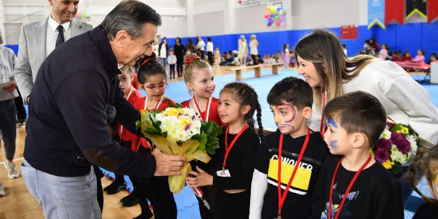 Başkan Ataç Jimnastikle tanışan çocuklarla buluştu