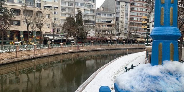 Eskişehir'e merakla beklenen kar sonunda geldi