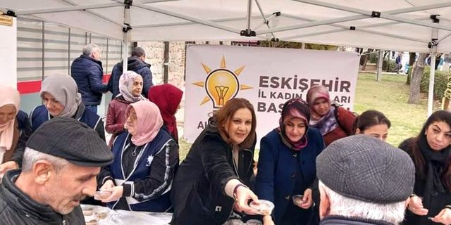 AK Parti Eskişehir İl Kadın Kolları’ndan kandil ikramı