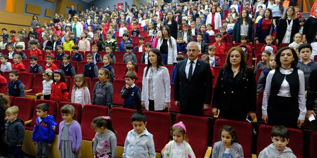 Çanakkale Zaferi tiyatro ve lirik dans gösterisi ile anıldı
