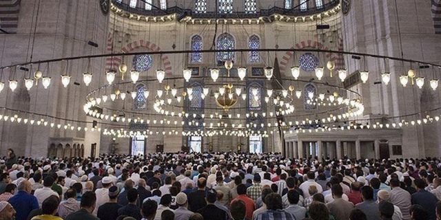 Ramazan’ın ilk cumasında camiler doldu taştı
