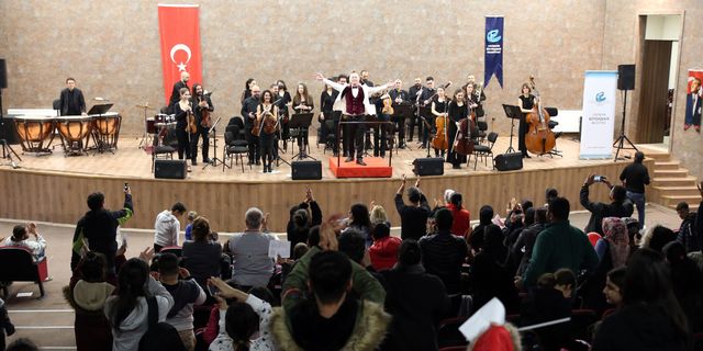 KYK yurdunda depremzedelere çoksesli moral