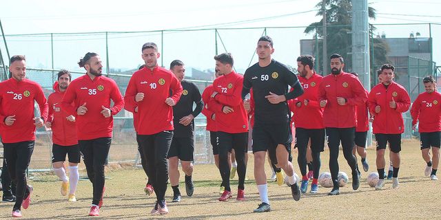 Eskişehirspor 20 futbolcuyu renklerine bağladı