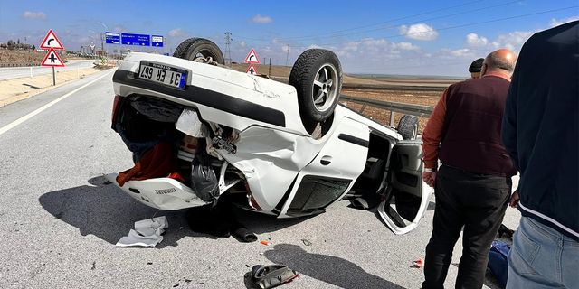 Otomobilin takla attığı kazada 4 kişi yaralandı